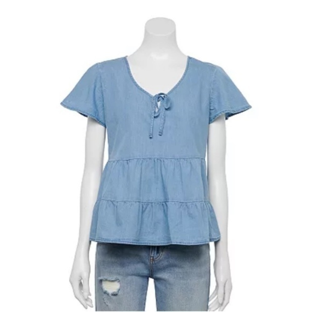 SO® Short Sleeve Tiered Babydoll Top